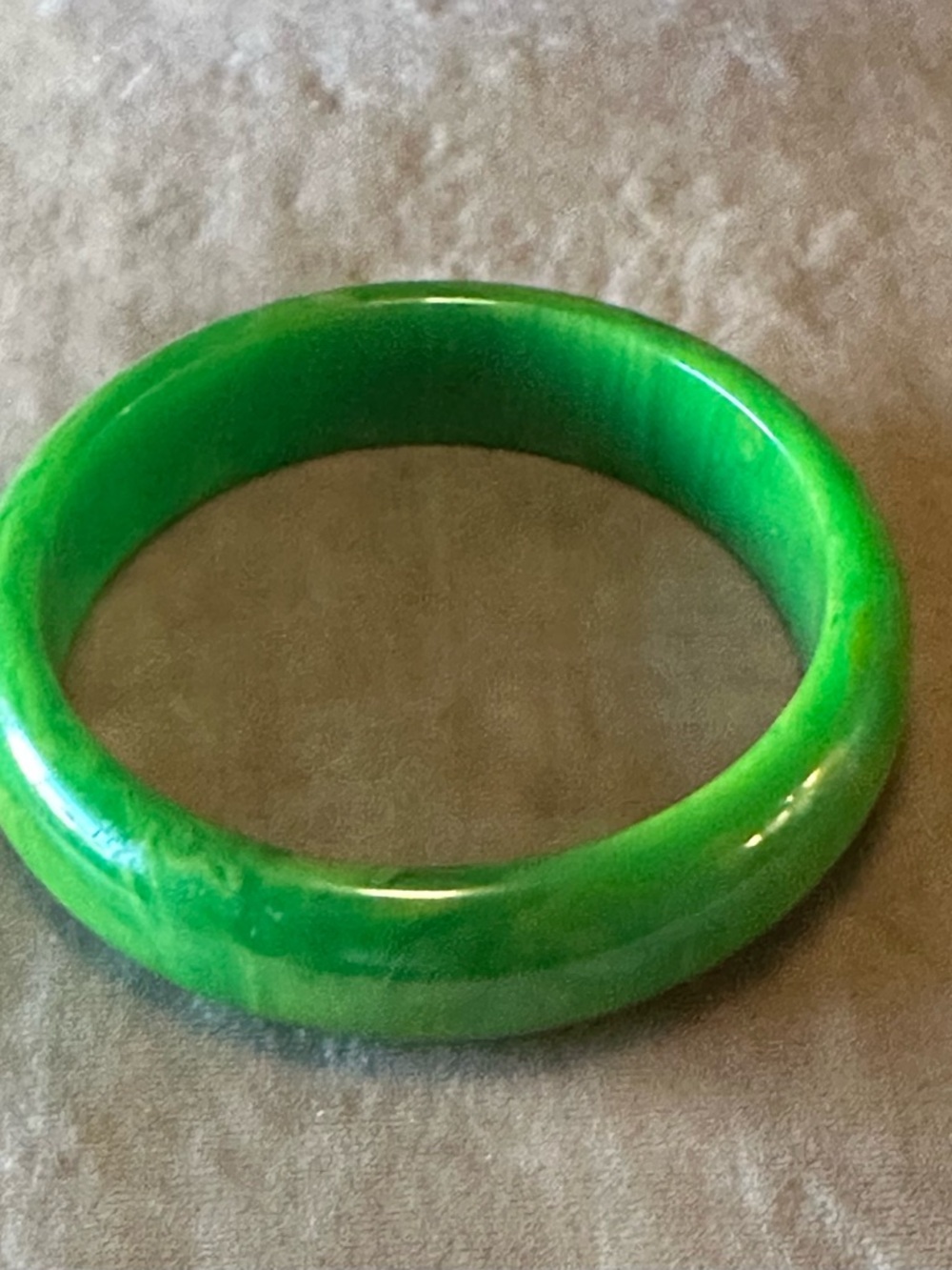Bakelite Vintage Green Bangle Bracelet ** Tested